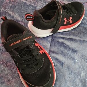 Under Armour Kids Black and Red Sneakers Size 12K